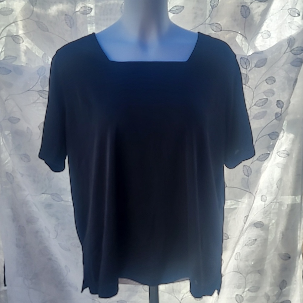 ROAMAN'S BLACK WOMAN'S TOP SIZE LG